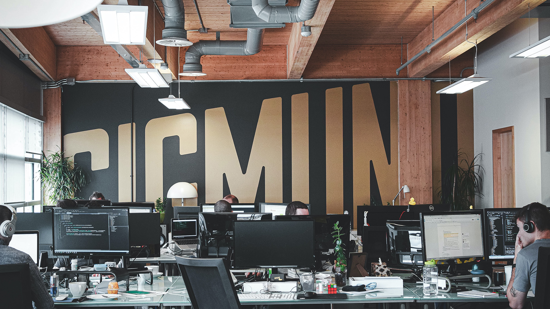 sigmund-zBfBXHCaLmk-unsplash